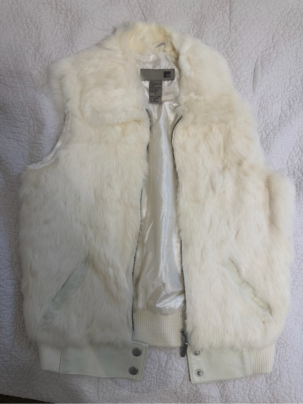 Y2K rabbit fur vest (vintage f21)